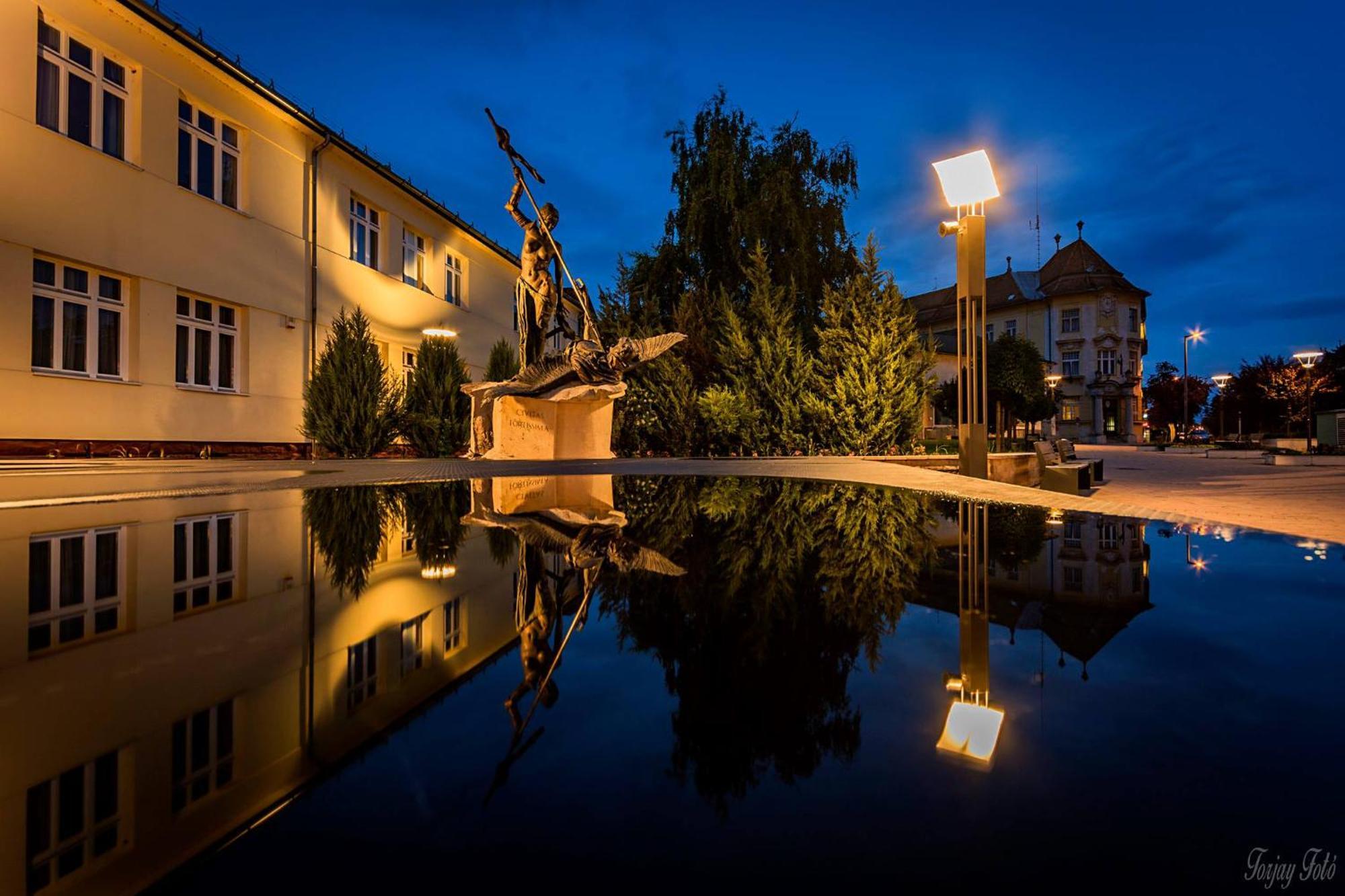 Sztar Motel Etterem Balassagyarmat Экстерьер фото