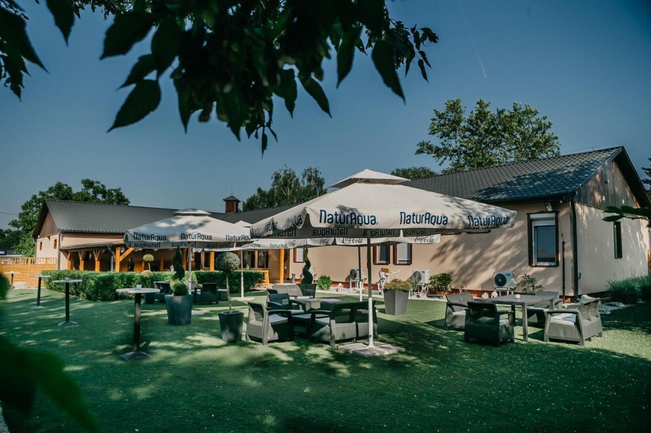 Sztar Motel Etterem Balassagyarmat Экстерьер фото
